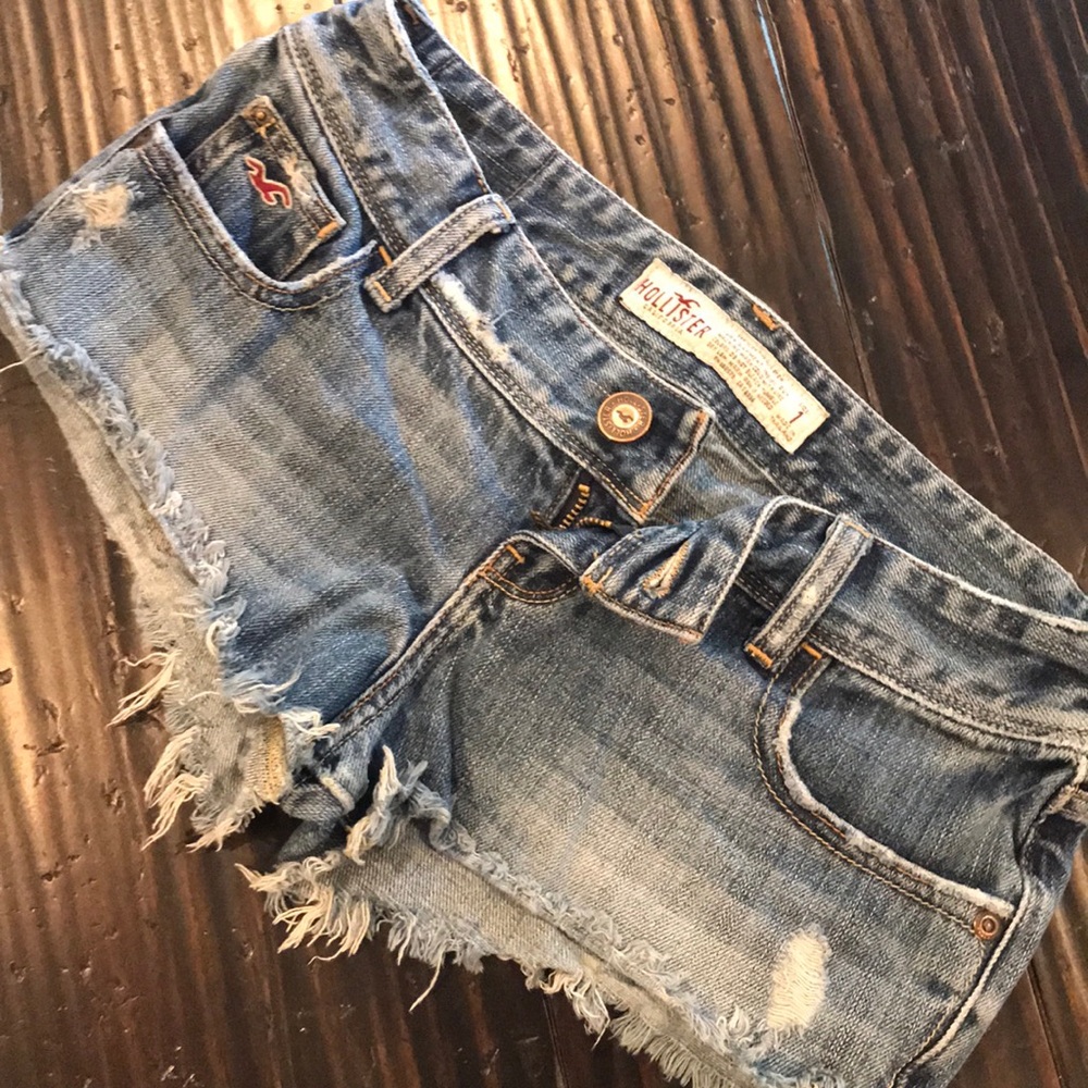 Hollister Jean Shorts. SIZE 1.